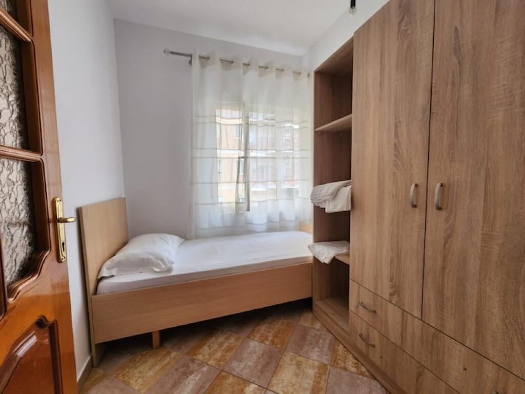 Jepet Me Qera Apartament 2+1+1 Ballkon