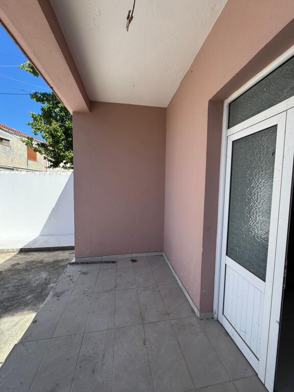Me çmim apartamenti, Shitet shtepi private ,Kavaje