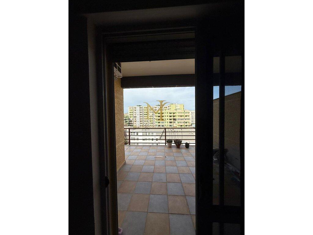 IN VENDITA APPARTAMENTO 2+1+ VERANDA, SUPERFICIE 149 M2, PRESSO IL COMPLESSO EKA SULLA SPIAGGIA DI DURRES !!