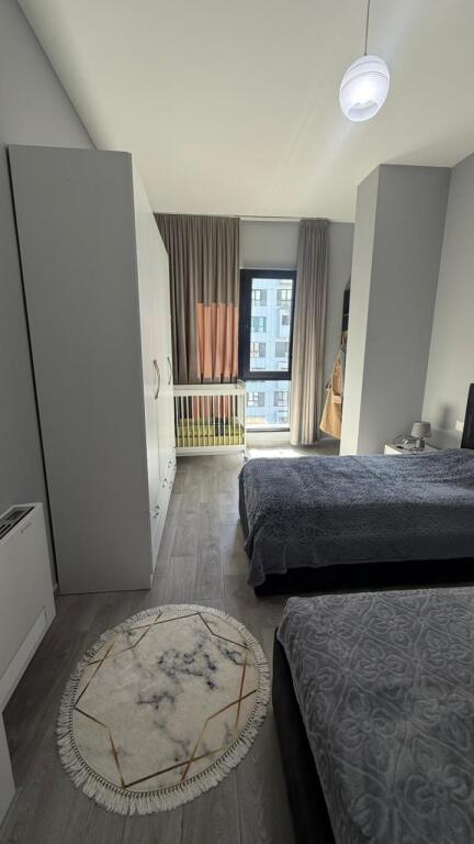 Jepet apartament 3+1+2+ post parkimi me qira te Kompleksi square 21