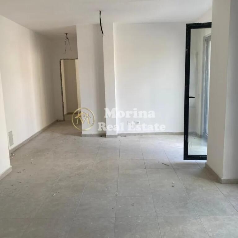 Qera, Apartament 3+1, Pazari i Ri, 800 euro/muaj