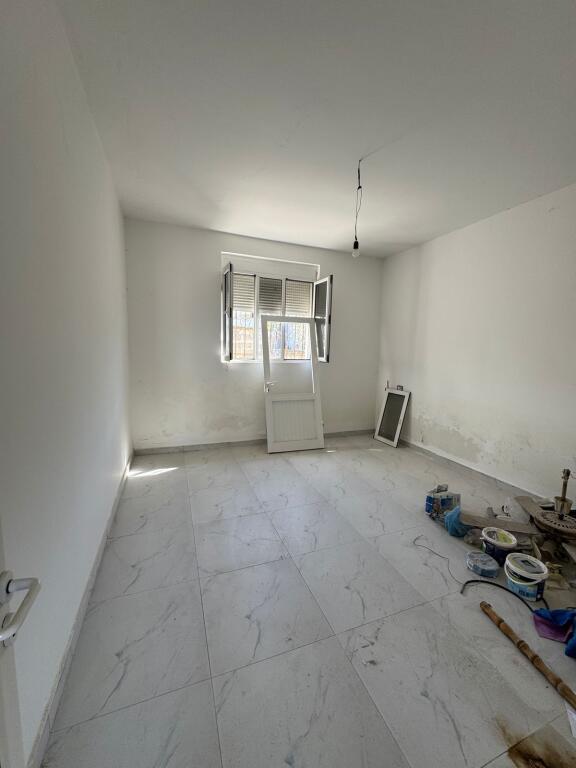 Me çmim apartamenti, Shitet shtepi private ,Kavaje