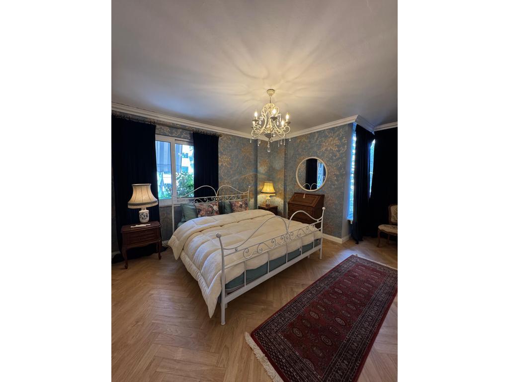 Shitet, Apartament 2+1+2 prane Satdiumit Air Albania