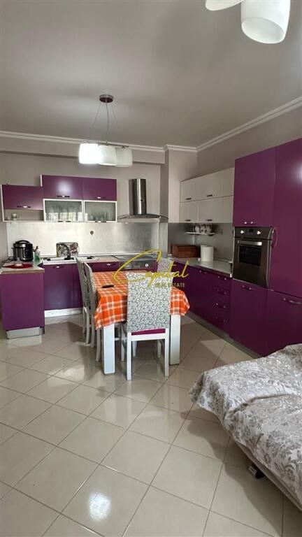 APARTAMENT ME QERA 2+1+2 FRESKU 450 EURO