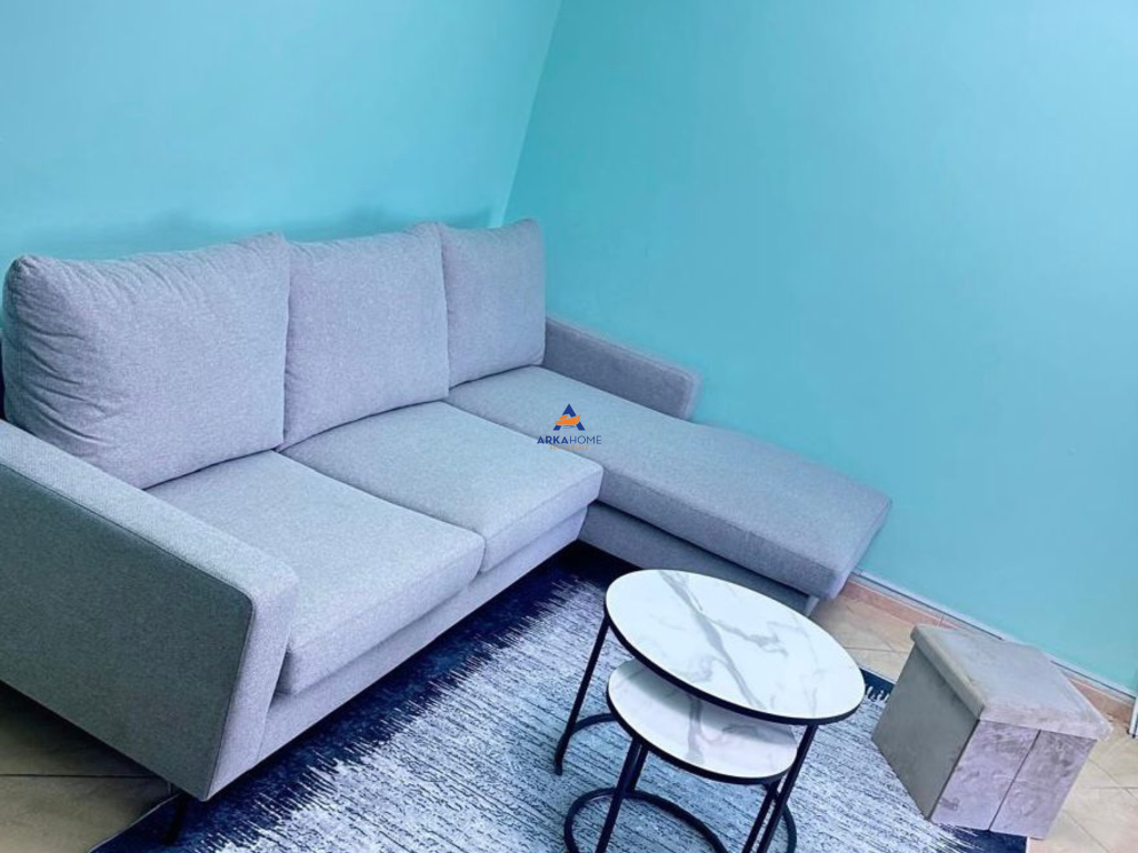 JEPET ME QERA APARTAMENT 1+1+BALLKON "TE RRUGA KAVAJES" 600 EURO