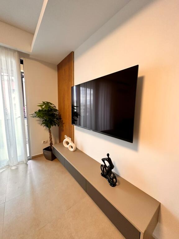 Ne Myslym Shyr Jepet Me Qira Apartament 1+1 Me Mobilim Modern! 850€/muaj Qira