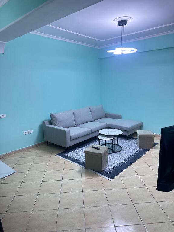 apartament me qira tek Rruga e Kavajës,