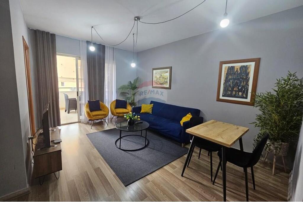 Apartament 1+1 per qira tek Pazari i Ri