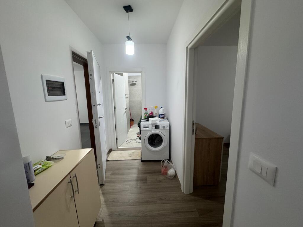 📣 QERA SUPER Apartament 1+1 Me Ballkon 📍 Xhamllik 🛣️ Rruga "Xhanfize Keko" ✨   🏢 Ndertim i Ri  🪜 Kati 2 (Me Ashensor)  🛋️ Mobiluar Me Kushte Bashkekohore  ✅ I Pa Banuar Me Pare   💶 Cmimi 600 Euro
