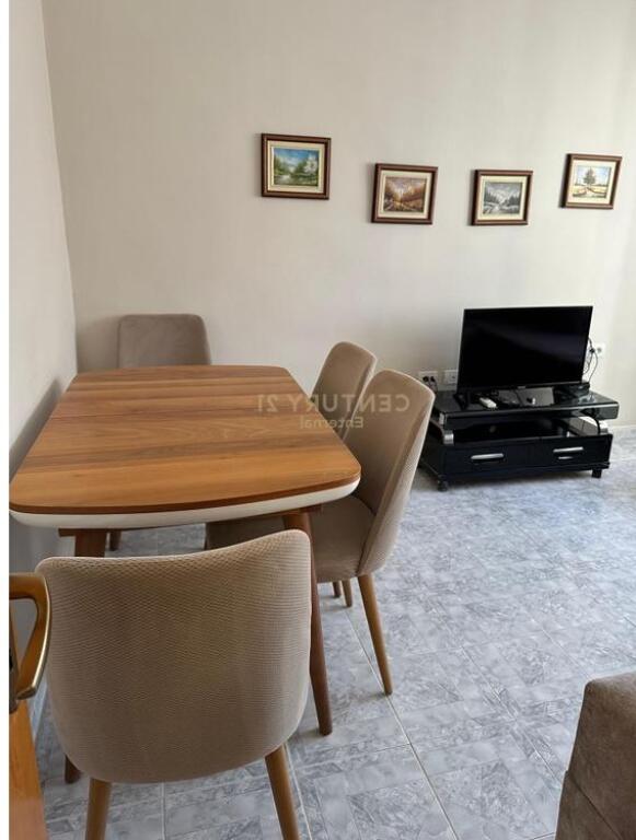Jepet me Qira Apartament 1+1 tek Rr Kavajes 500 € /Muaj