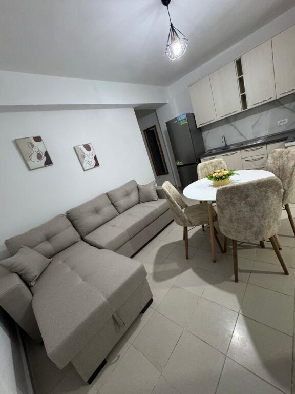 Jepet me qera apartament 1+1 ne Laprake prane  Kupoles.