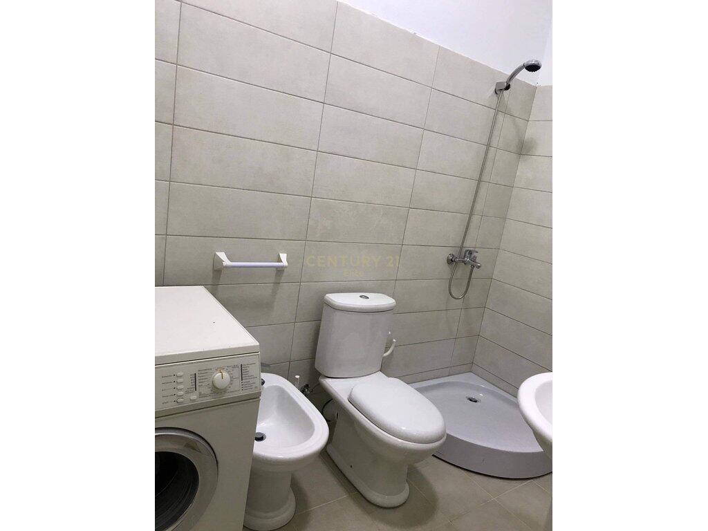 Affittasi appartamento 1+1 in via Muhamet Deliu a Fresk.