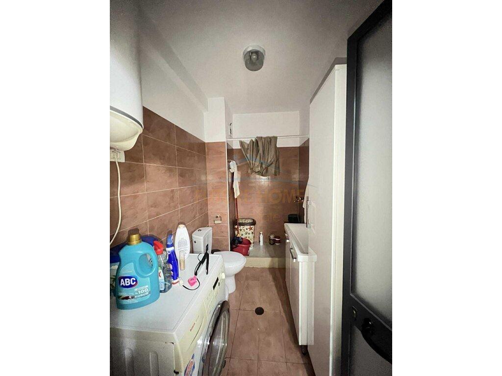 Qera , Apartament 1+1 i konvertuar në 2+1, Yzberisht