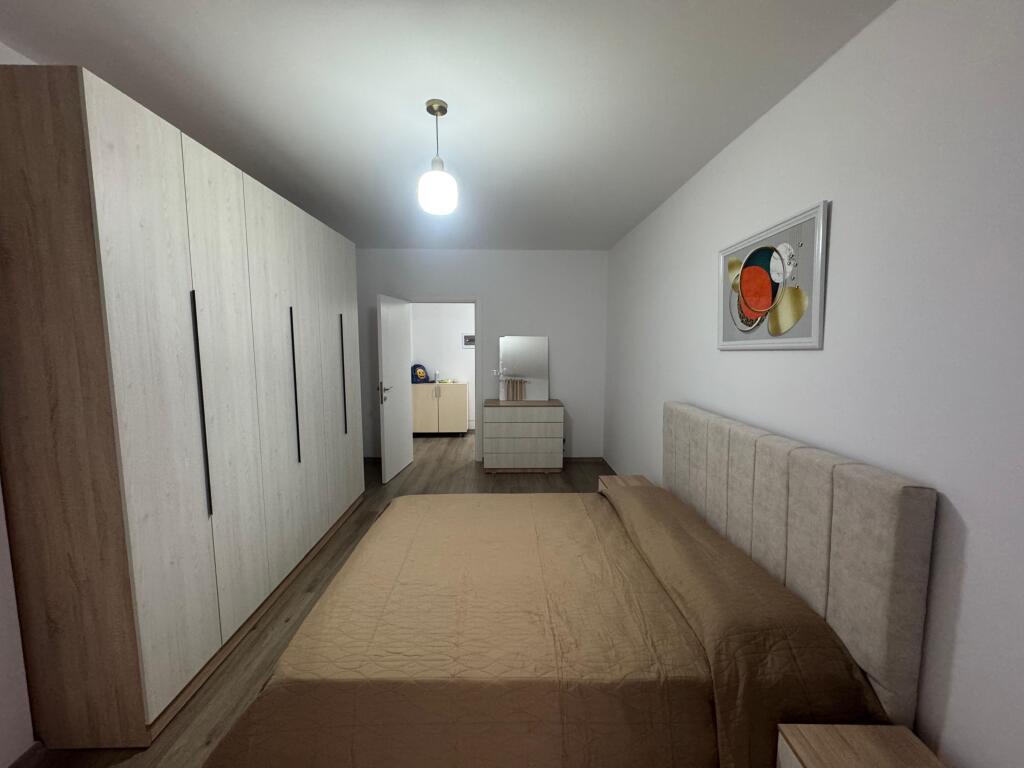 📣 QERA SUPER Apartament 1+1 Me Ballkon 📍 Xhamllik 🛣️ Rruga "Xhanfize Keko" ✨   🏢 Ndertim i Ri  🪜 Kati 2 (Me Ashensor)  🛋️ Mobiluar Me Kushte Bashkekohore  ✅ I Pa Banuar Me Pare   💶 Cmimi 600 Euro
