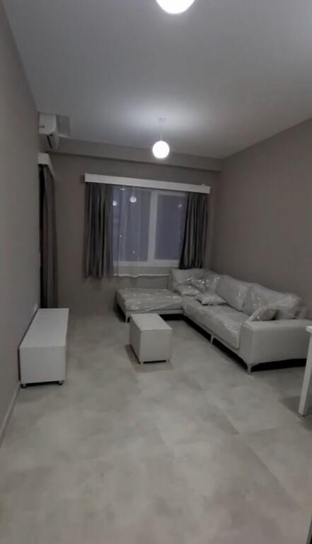 Apartament 1+1 er qera tek fabrika e miellit.