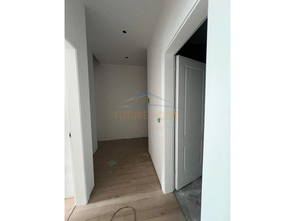 In vendita, Appartamento 1+1, Square 21, Via Kavajes, Tirana