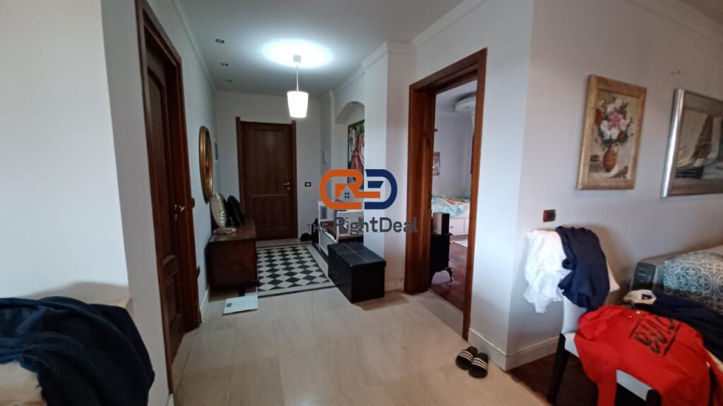 Ne Ali Dem, Shitet Apartament 2+1+2, Me Verande Te Bollshme Dhe Planimetri Te Rregullt!!