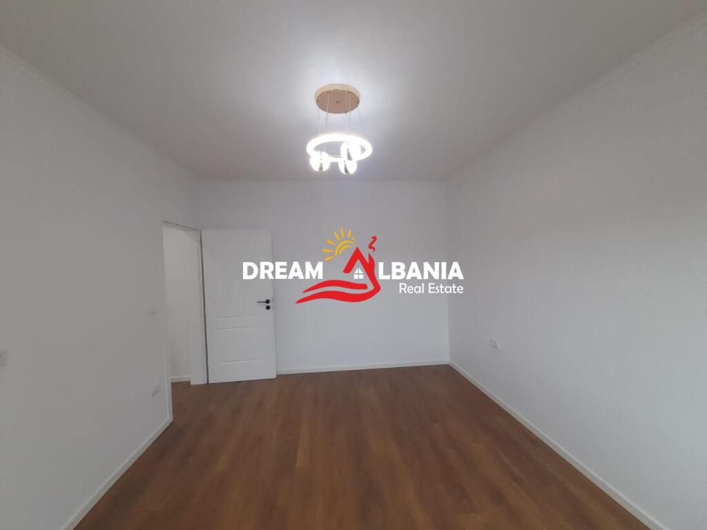 Vendesi in vendita 1+1 a Tiranë e Re, vicino alla Scuola 26 Nëntori (ID 4119444)