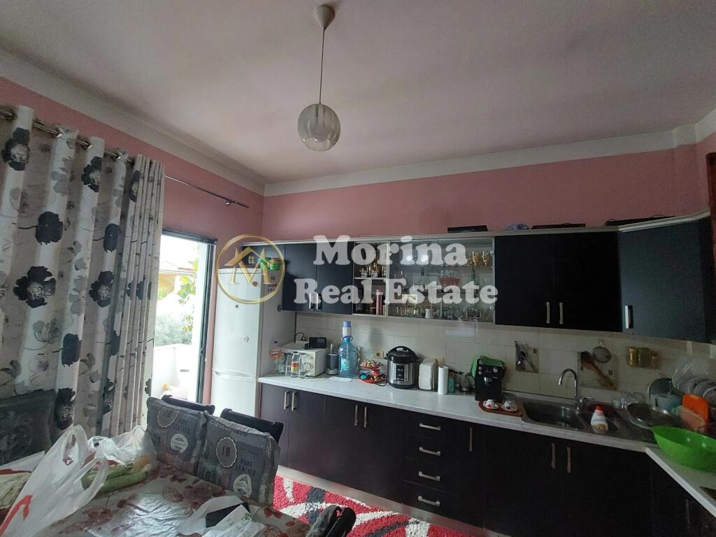 In vendita, villa su 3 piani, Via: "5 Maji", 320000 euro