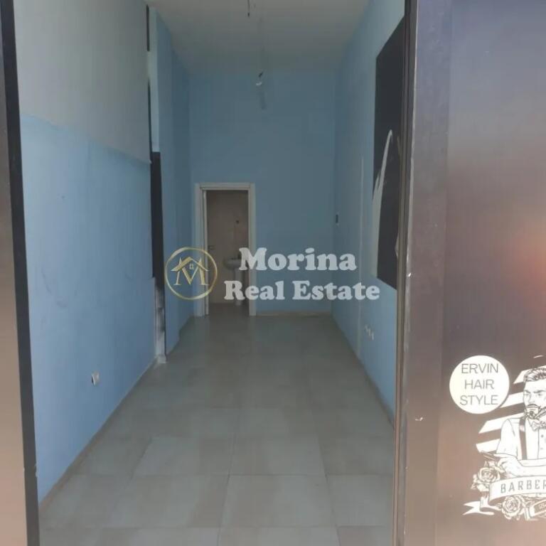 Affitto, Locale Commerciale, presso l'ex Parcheggio degli Autobus, 420 euro/mese