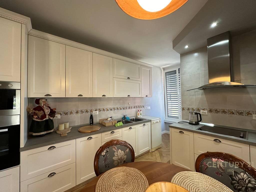SHITET!! Apartament 2+1+2 tek Stadiumi Air Albania!