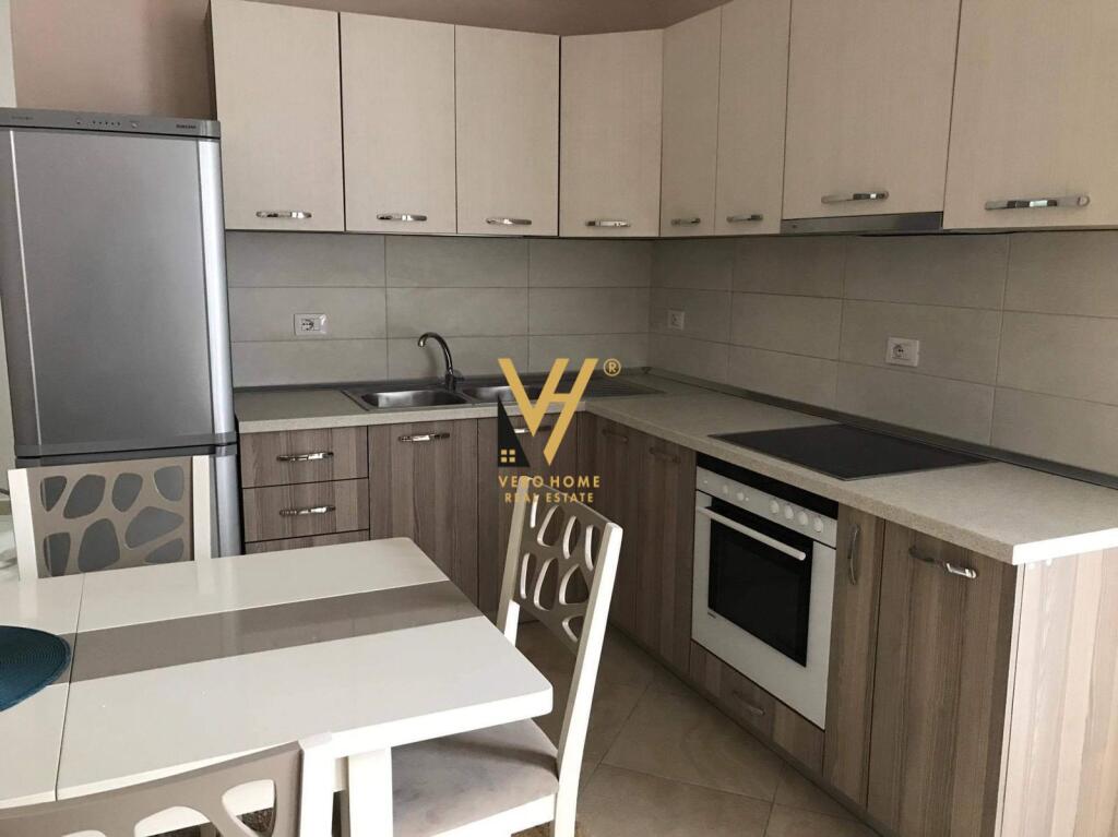 JEPET APARTAMENT 1+1+BLK ME QERA TE FRESKU 37.000 LEKE