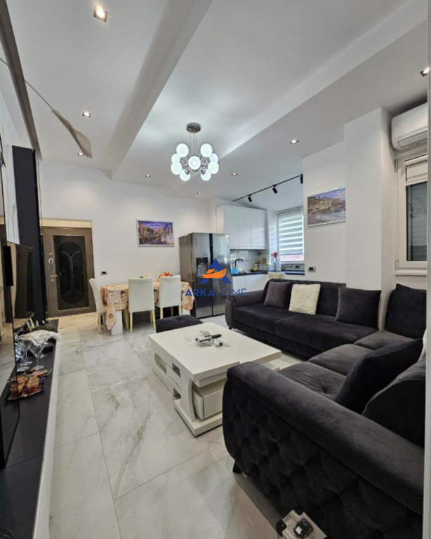 JEPET ME QERA APARTAMENT 1+1+BALLKON TE " RRUGA RRAPO HEKALI,KODRA E DIELLIT" 600 EURO