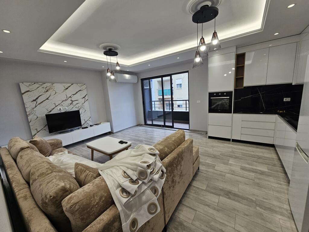 AFFITTASI APPARTAMENTO 2+1 IN SPIAGGIA, VICINO ALL'HOTEL ANTALYA