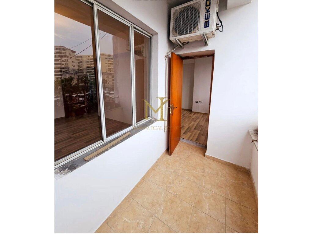 VENDESI IN VENDITA APPARTAMENTO 2+1, STAZIONE DEI TRENI DURRES !!