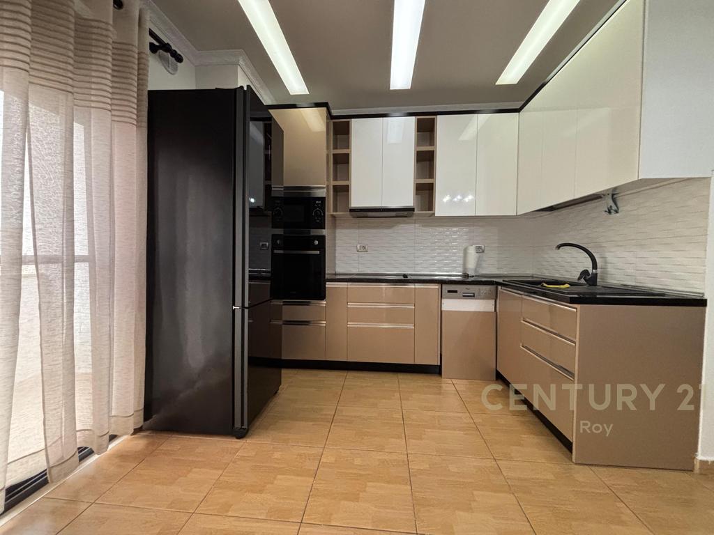 FOR RENT APARTMENT 2+1+2 AND GARAGE IN THE UKD AREA!