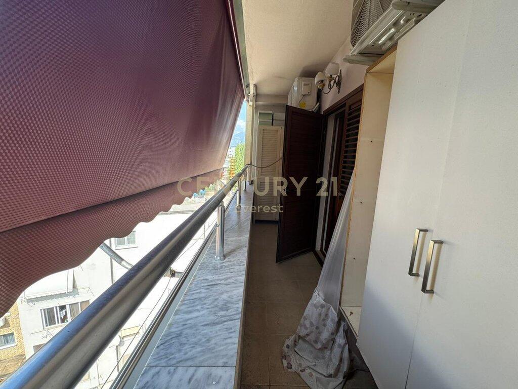 BRRYLI, SHESIM APARTAMENT 3+1+2+POST PARKIMI!