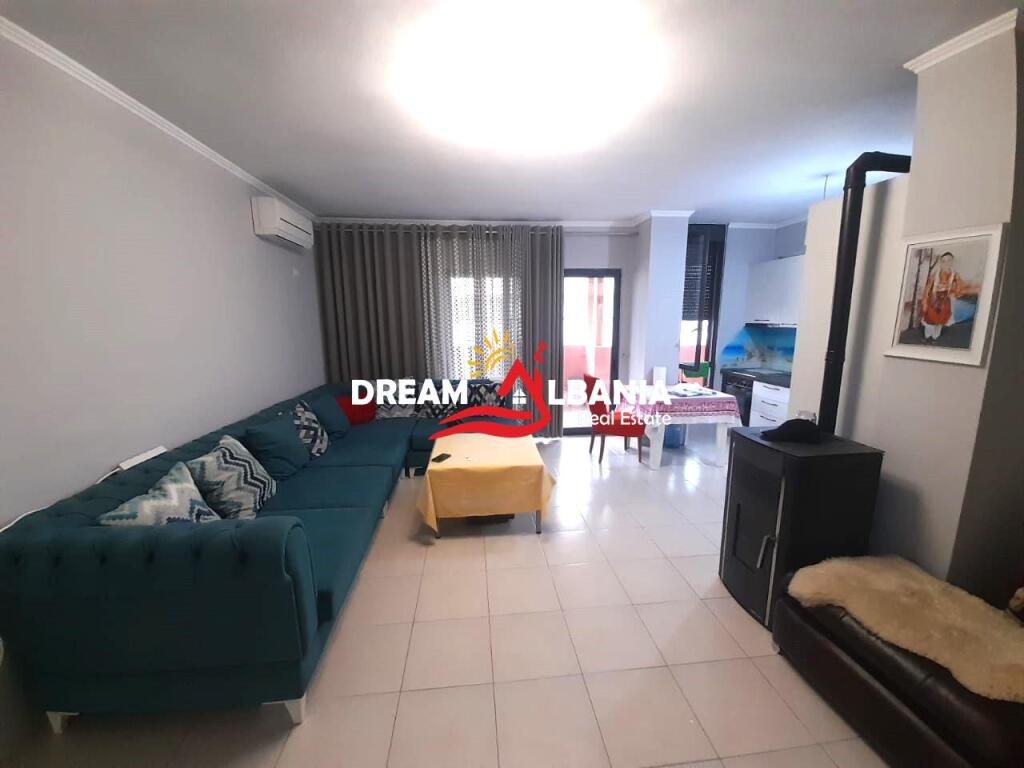 Appartamento 2+1 con Veranda e 2 Bagni in Vendita – Centro di Yzberisht, vicino a Nela 6 (ID 41212073)