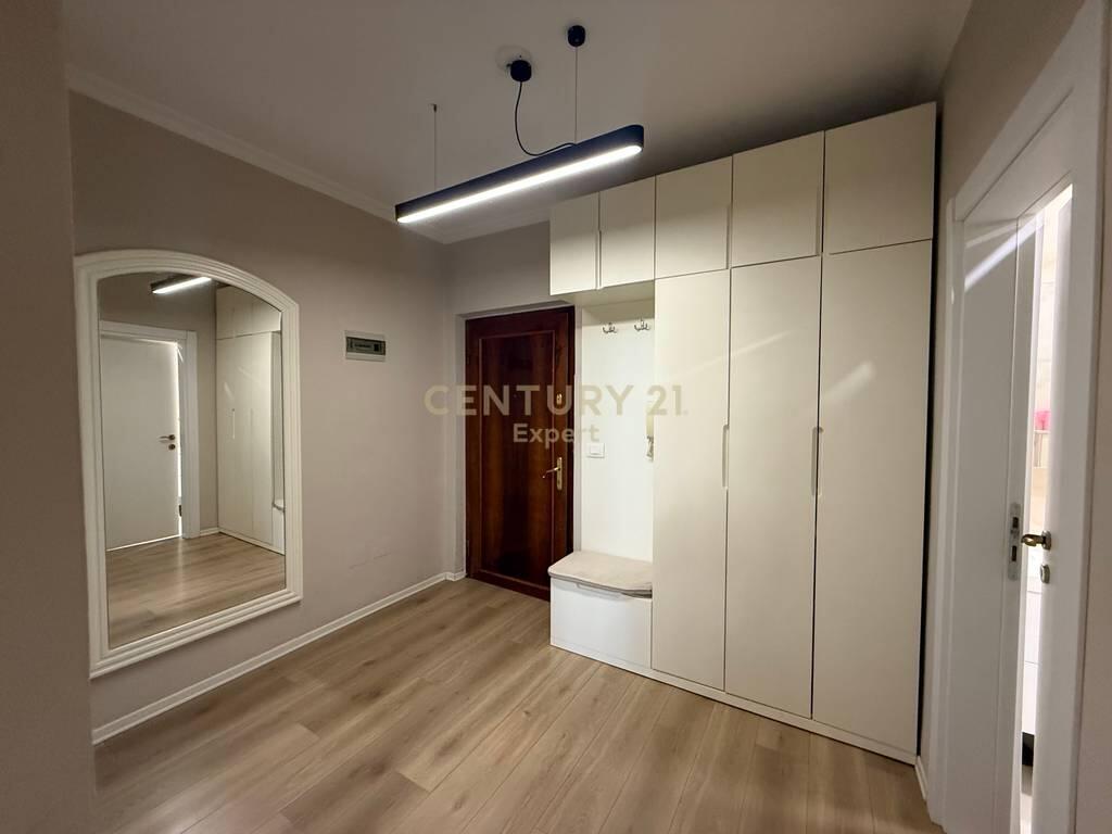 850€, Ish Blloku Apartament 1+1