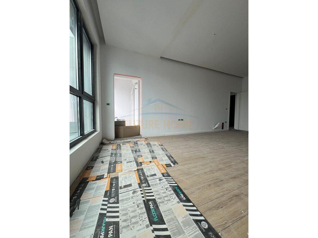 VENDESI APPARTAMENTO 1+1 IN SQUARE 21, VIA KAVAJES