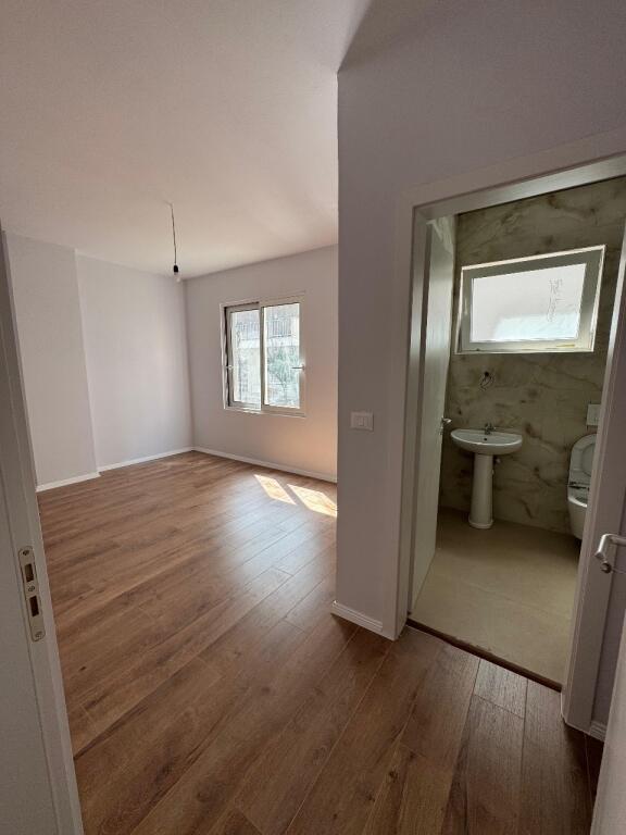 For sale, Apartment 2+1+2 Fresku, Tirana.