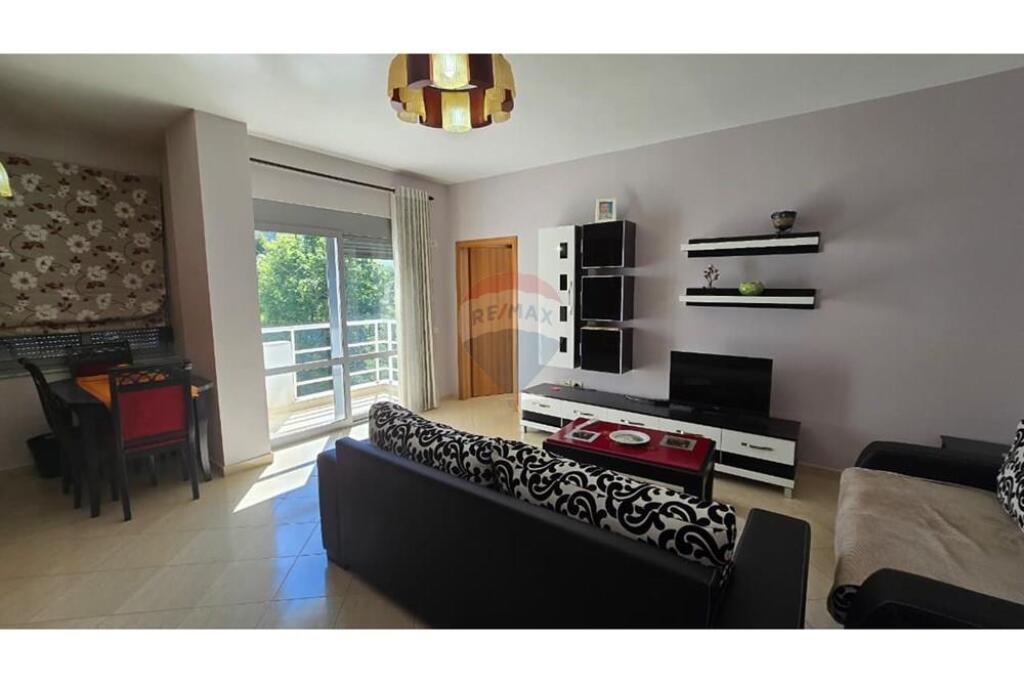 APARTAMENT 2+1 PER QIRA, prane Shparit Fresk