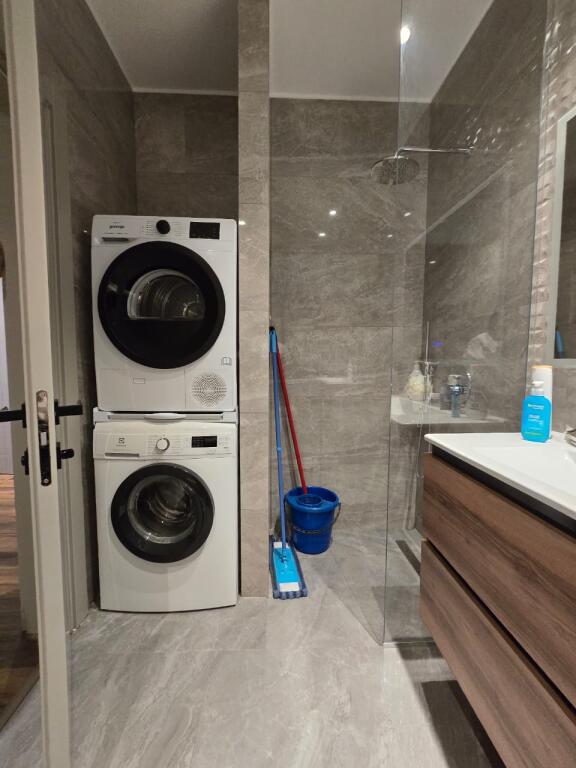 Shitet apartament 2+1 ne Delijorgj!