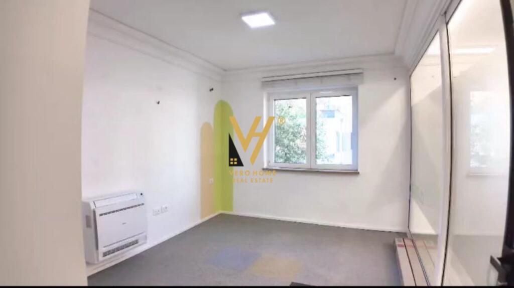 UFFICIO DI 130 M2 IN AFFITTO IN VIA DURRESIT 2.000 EURO