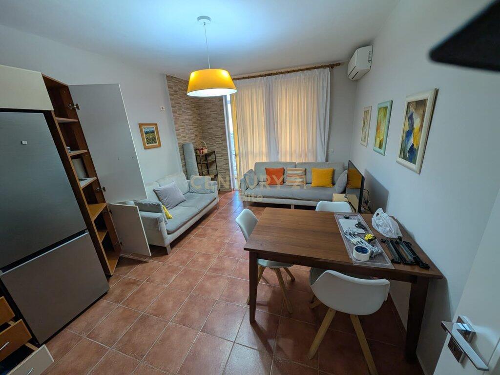 Jepet me qira apartament 2+1 tek Myslym Shyri.