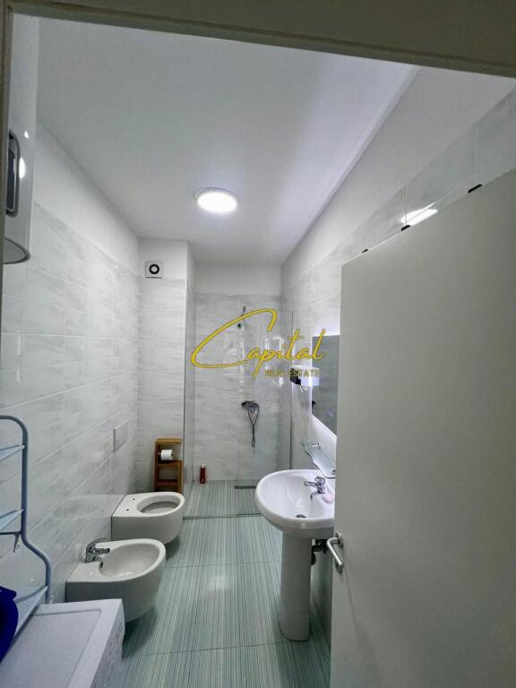 APARTAMENT ME QERA 2+1 BULEVARDI I RI 650 EURO