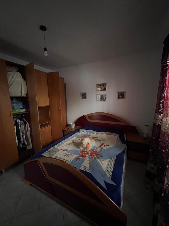 VILLA SU TRE PIANI IN VENDITA A 5 MAJI