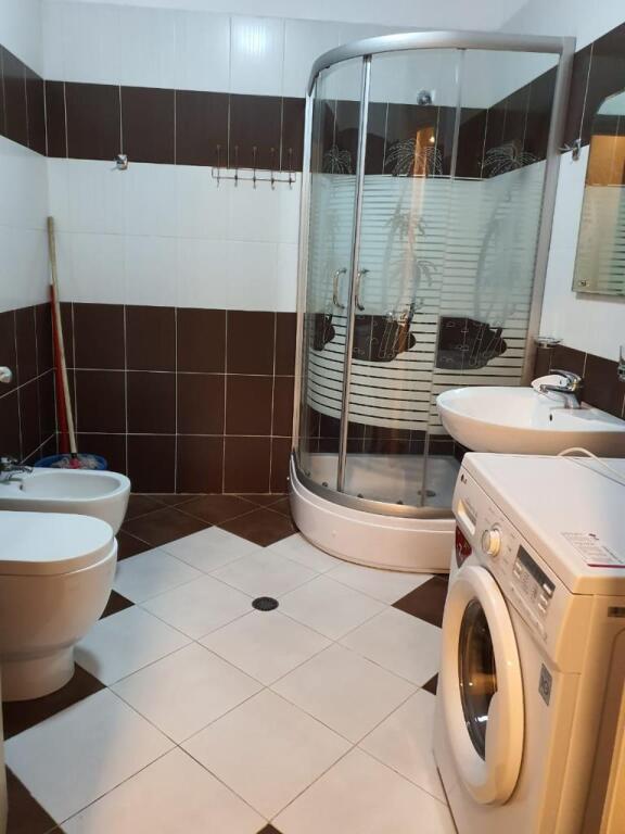 🏠 Shitet Apartament 2+1 – Kompleksi Delijorgj, Rruga e Kavajës