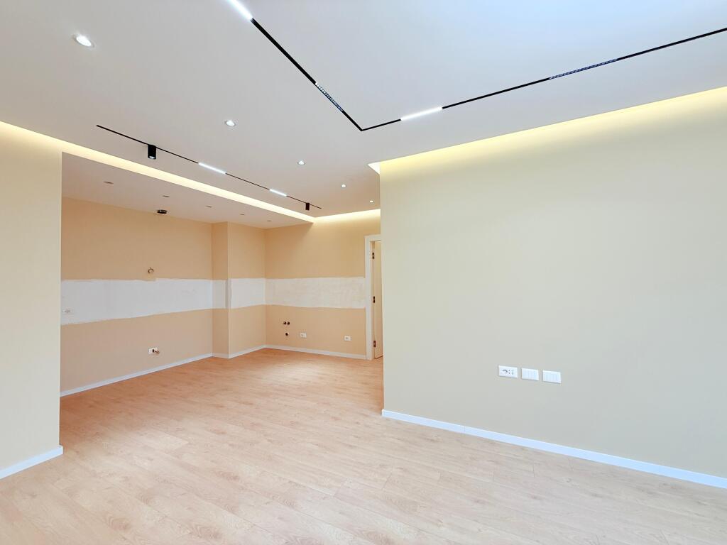 🏢 Spazio Ufficio in Affitto – Via Jordan Misja