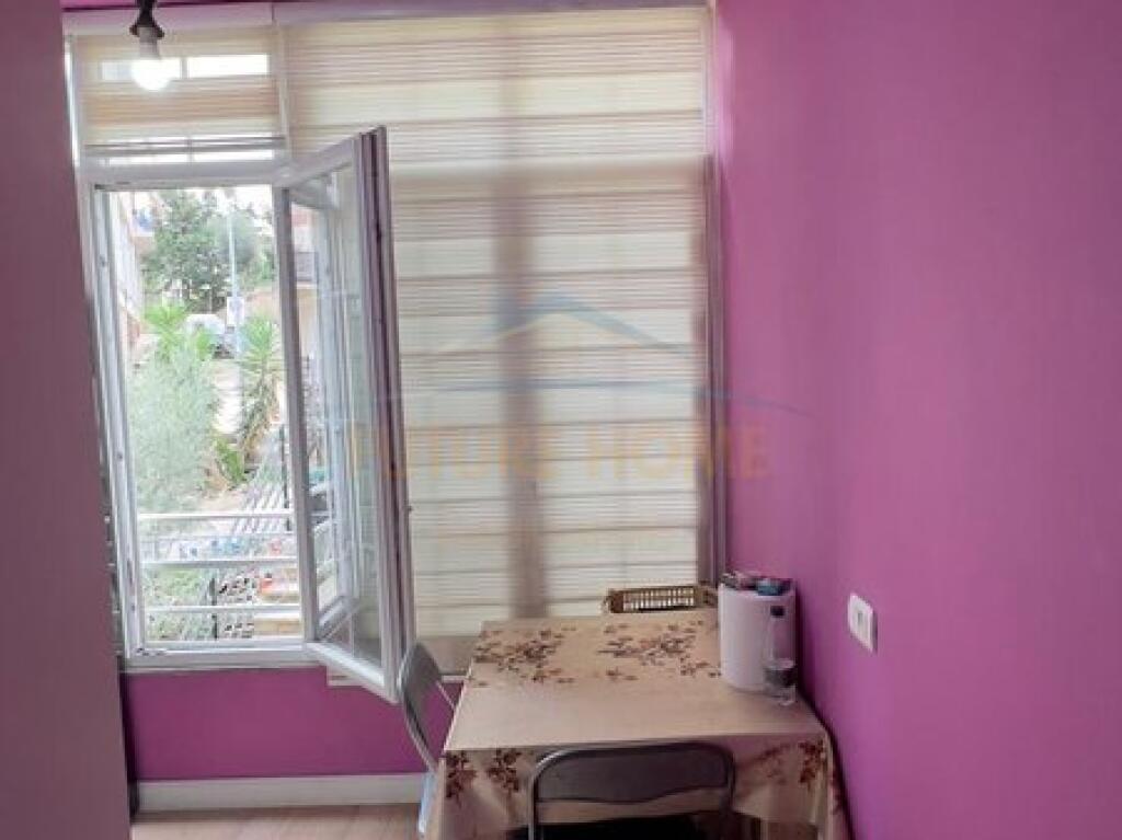 Shitet Apartament 1+1 Prane Eleonores, Kodra e Diellit, Tirane.