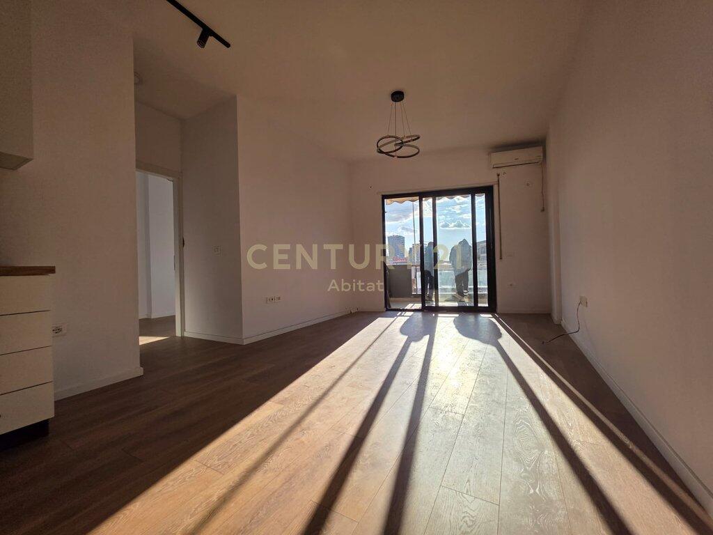 Apartament 2+1 për Shitje – Pranë Pazari të Ri!