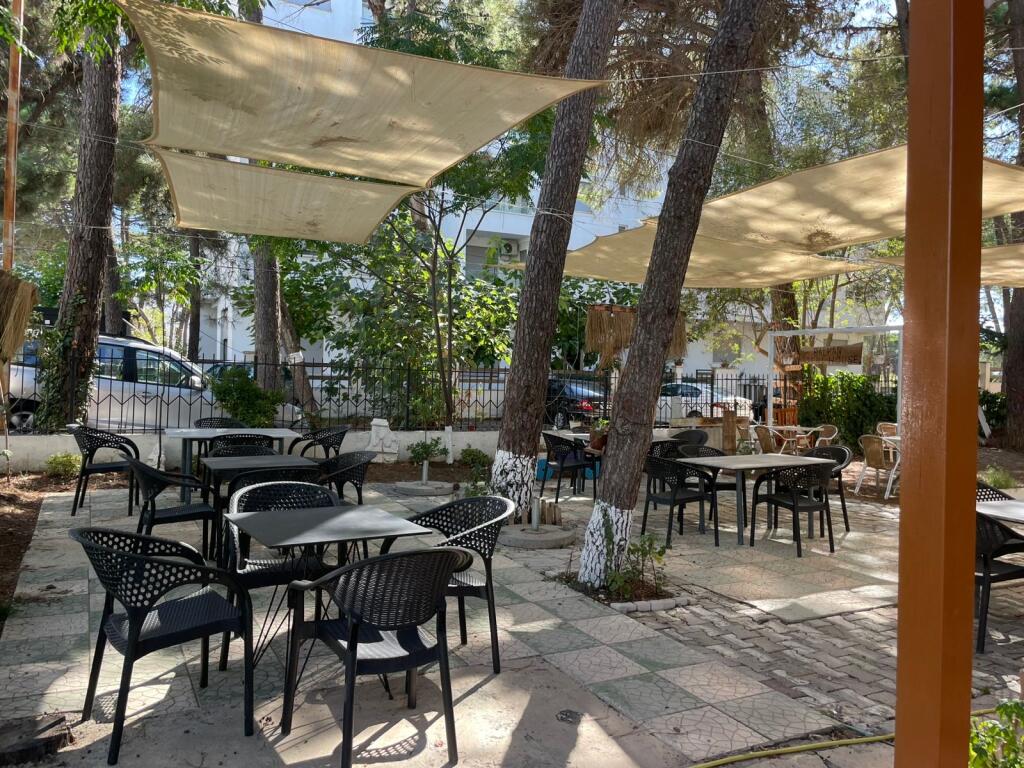 Bar-Restorant F unkisional Me Qira Pranë Miami 2 Ne Golem: