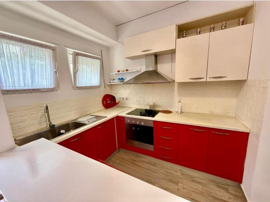 Jepet super apartament duplex (2+1+2) tek rezidenca Kodra e Diellit 2