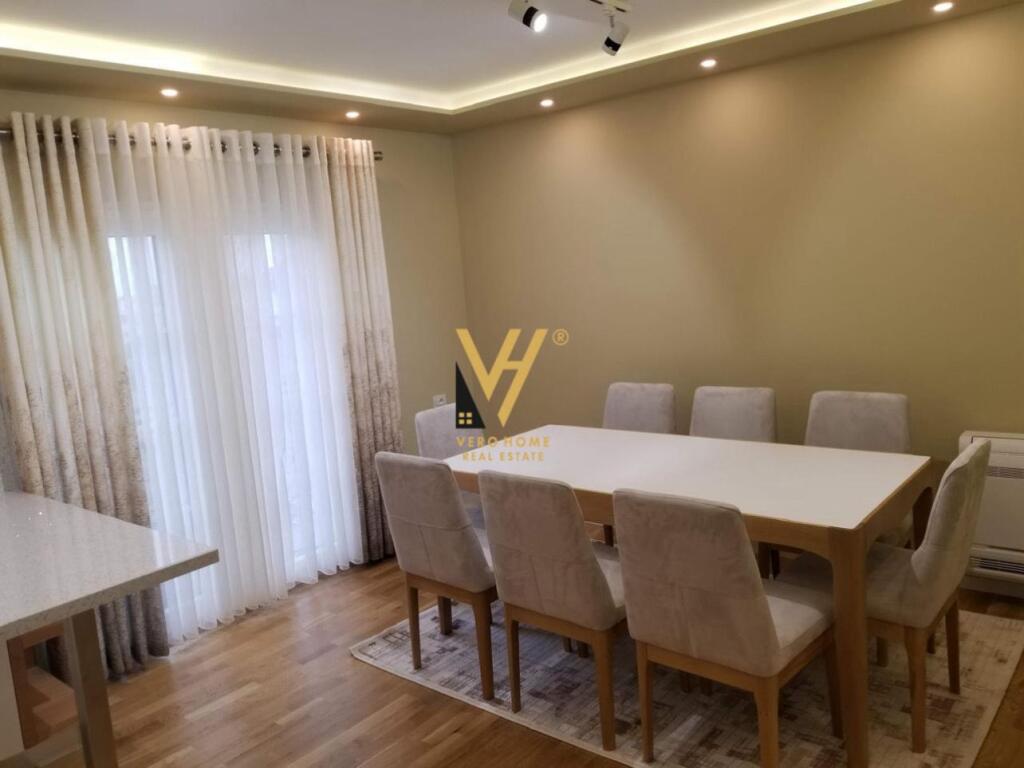 SHITET VILE 3-KATSHE NE KAMEZ 265.000 EURO