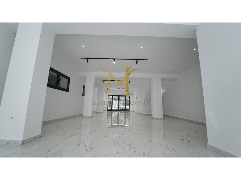 AMBIENTE COMMERCIALE Durres, Centro (Museo dei Martiri)!!