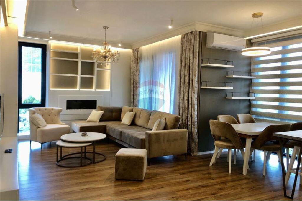 APARTMENT 2+1+2 PLUS PARKING FOR RENT AT PARK GATE!